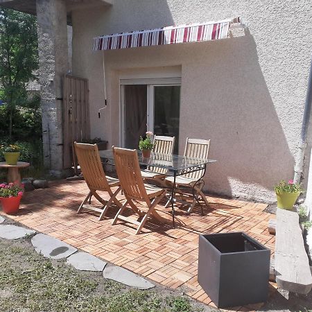 Appartement Rez De Chaussee Avec Terrasse Et Jardin Tence Exterior foto