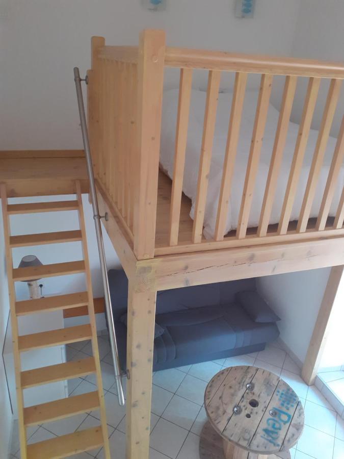 Appartement Rez De Chaussee Avec Terrasse Et Jardin Tence Exterior foto