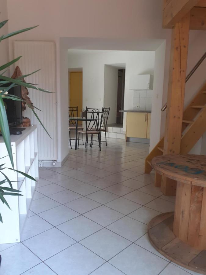 Appartement Rez De Chaussee Avec Terrasse Et Jardin Tence Exterior foto
